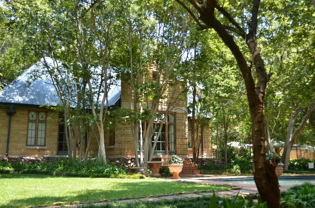 De Hoek Country Hotel Magaliesburg Bagian luar foto