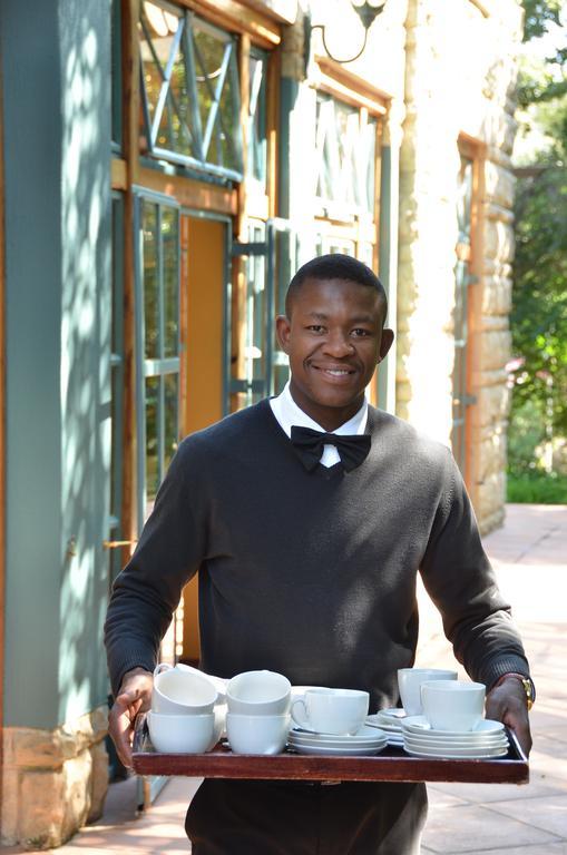 De Hoek Country Hotel Magaliesburg Bagian luar foto