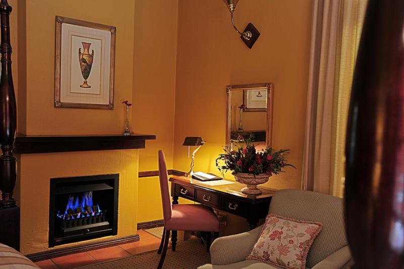 De Hoek Country Hotel Magaliesburg Bagian luar foto