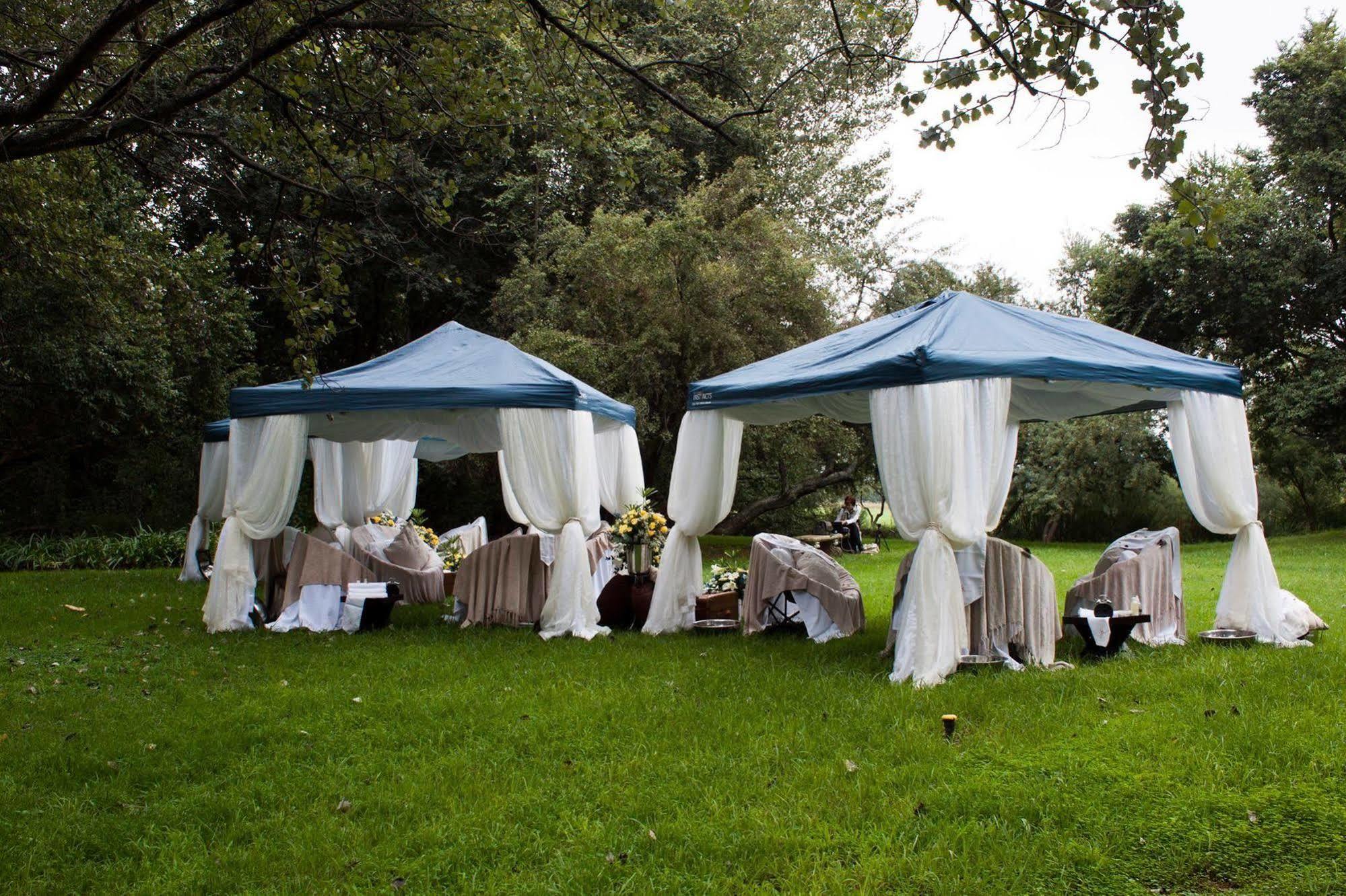 De Hoek Country Hotel Magaliesburg Bagian luar foto