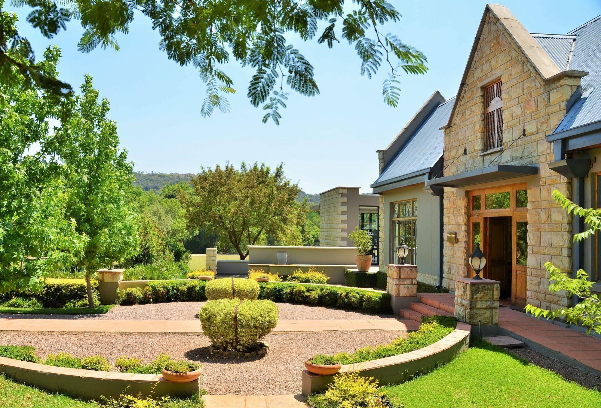 De Hoek Country Hotel Magaliesburg Bagian luar foto